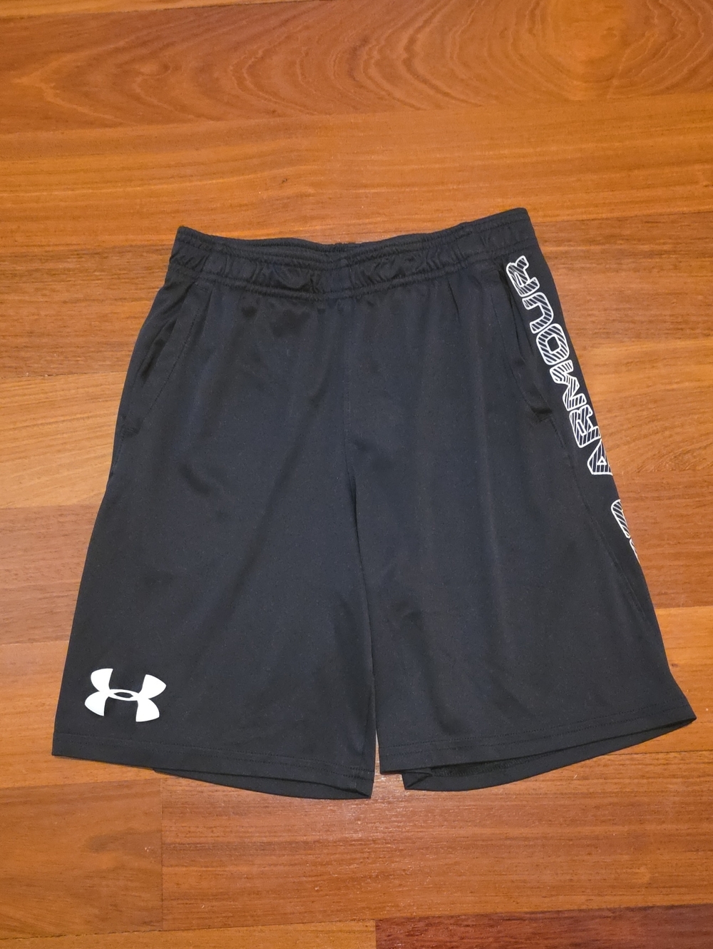 Under Armour Boys Black Athletic Shorts, Size M